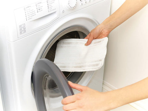 BLACK+DECKER - Steam Mop with Microfibre Pad - Floor Cleaner 1600W - Multi-Surface - Heating Time 20 sec - Swivel Head 180° - Tank 350ml - Perfect Cleaning - FSM1605-QS