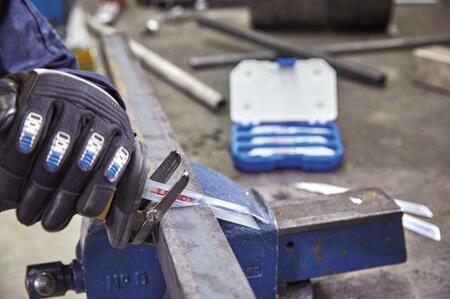 DEWALT DWE305 12A Keyless 4-Position Variable Speed T-Shank Reciprocating Saw